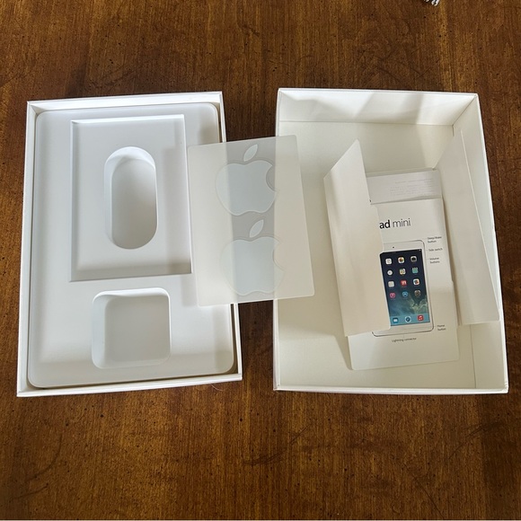 Box for Apple iPad Mini (BOX ONLY) Model A1489 with Apple Stickers - Picture 2 of 5